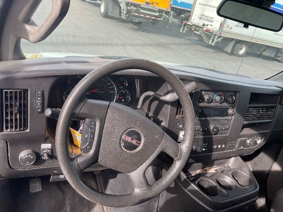 Light Duty Box Truck-Light and Medium Duty Trucks-GMC-2021-Savana G33903-Albuquerque-NM-97,075\n\t\tmiles-$ 31,750 - Image 15