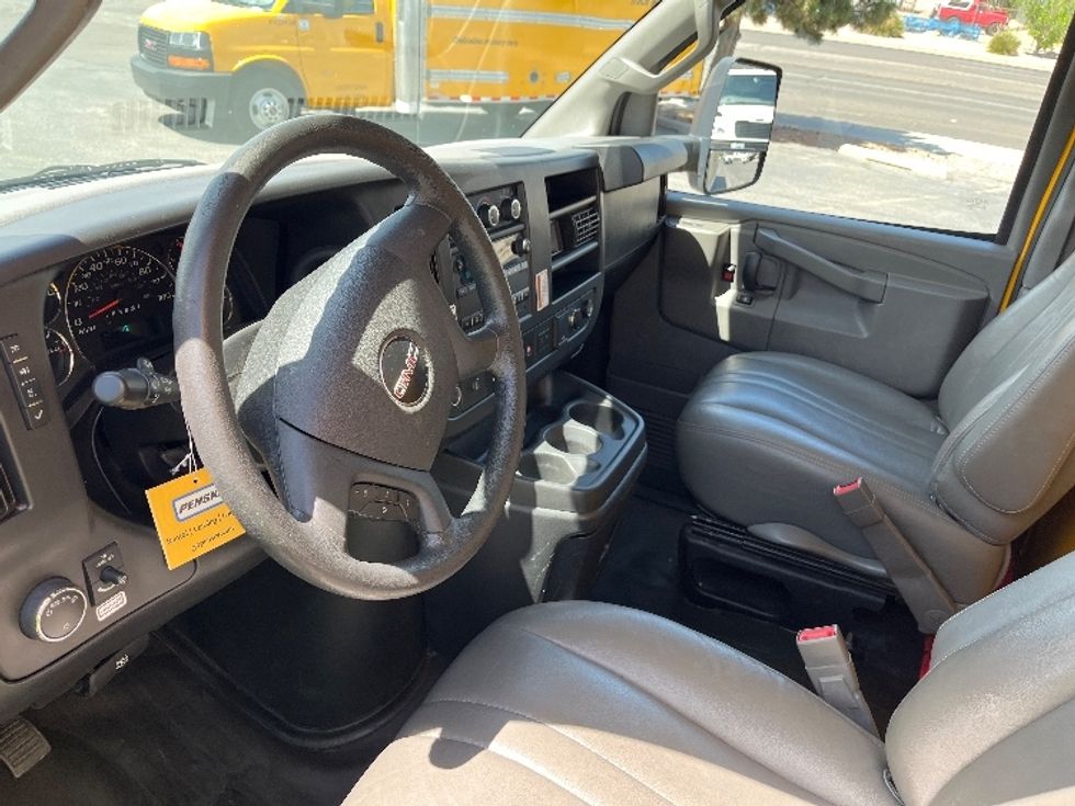 Light Duty Box Truck-Light and Medium Duty Trucks-GMC-2021-Savana G33903-Albuquerque-NM-98,023\n\t\tmiles-$ 27,250 - Image 17