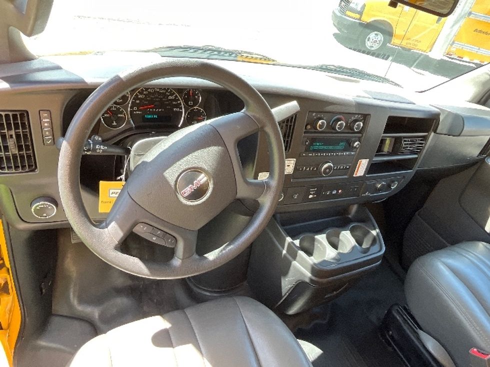 Light Duty Box Truck-Light and Medium Duty Trucks-GMC-2021-Savana G33903-Albuquerque-NM-98,023\n\t\tmiles-$ 27,250 - Image 18