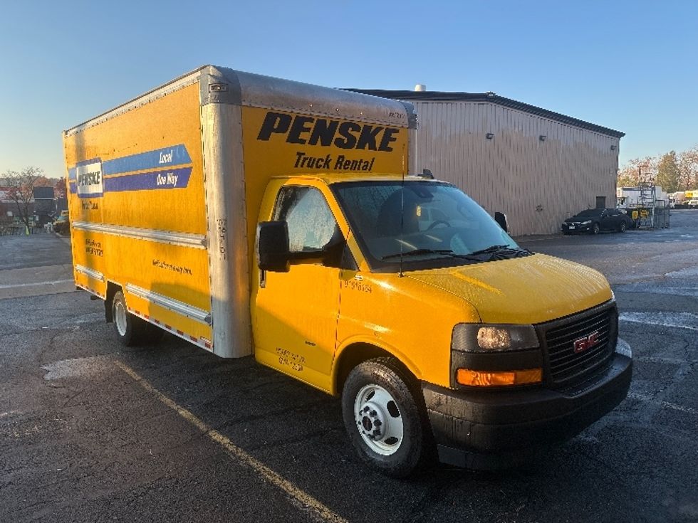 Light Duty Box Truck-Light and Medium Duty Trucks-GMC-2021-Savana G33903-Alexandria-VA-102,880\n\t\tmiles-$ 25,250 - Image 1