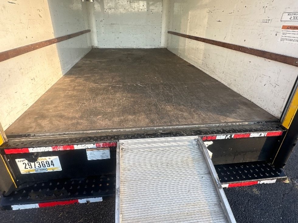 Light Duty Box Truck-Light and Medium Duty Trucks-GMC-2021-Savana G33903-Alexandria-VA-102,880\n\t\tmiles-$ 25,250 - Image 10