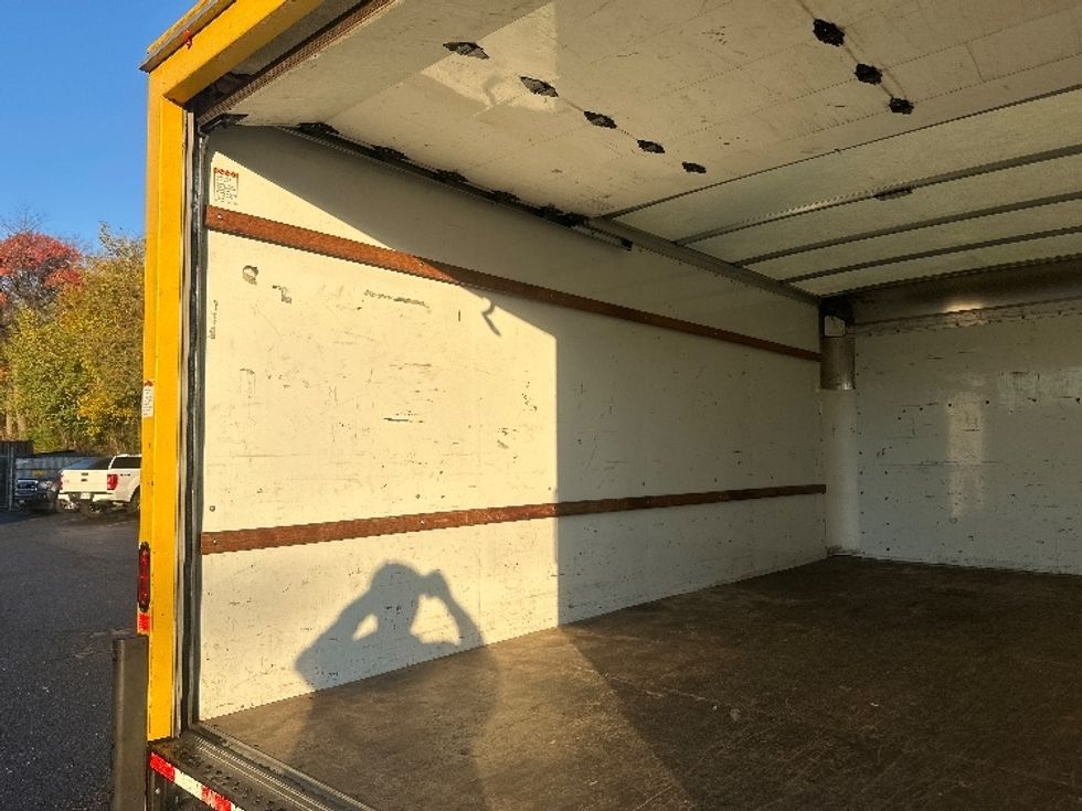 Light Duty Box Truck-Light and Medium Duty Trucks-GMC-2021-Savana G33903-Alexandria-VA-102,880\n\t\tmiles-$ 25,250 - Image 11