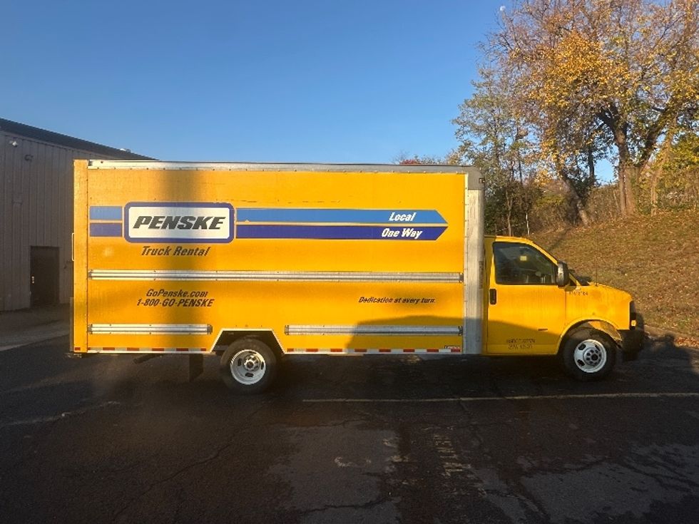 Light Duty Box Truck-Light and Medium Duty Trucks-GMC-2021-Savana G33903-Alexandria-VA-102,880\n\t\tmiles-$ 25,250 - Image 15