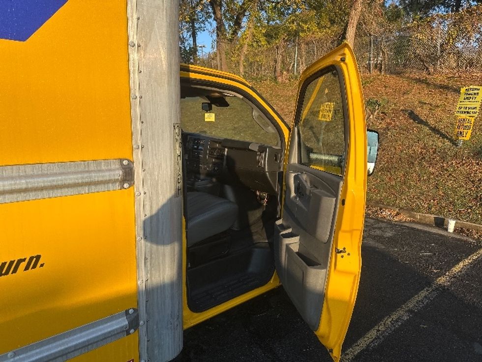 Light Duty Box Truck-Light and Medium Duty Trucks-GMC-2021-Savana G33903-Alexandria-VA-102,880\n\t\tmiles-$ 25,250 - Image 20