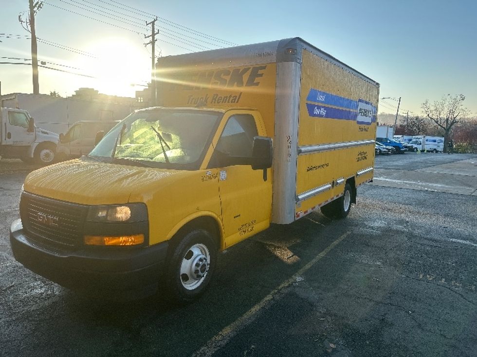 Light Duty Box Truck-Light and Medium Duty Trucks-GMC-2021-Savana G33903-Alexandria-VA-102,880\n\t\tmiles-$ 25,250 - Image 3