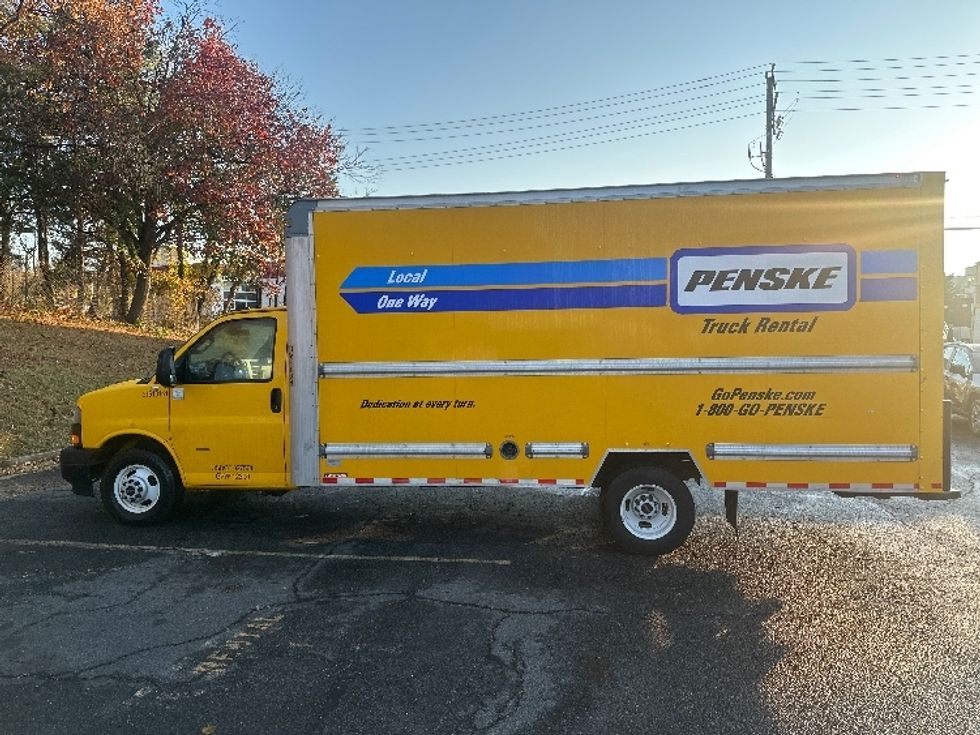 Light Duty Box Truck-Light and Medium Duty Trucks-GMC-2021-Savana G33903-Alexandria-VA-102,880\n\t\tmiles-$ 25,250 - Image 4