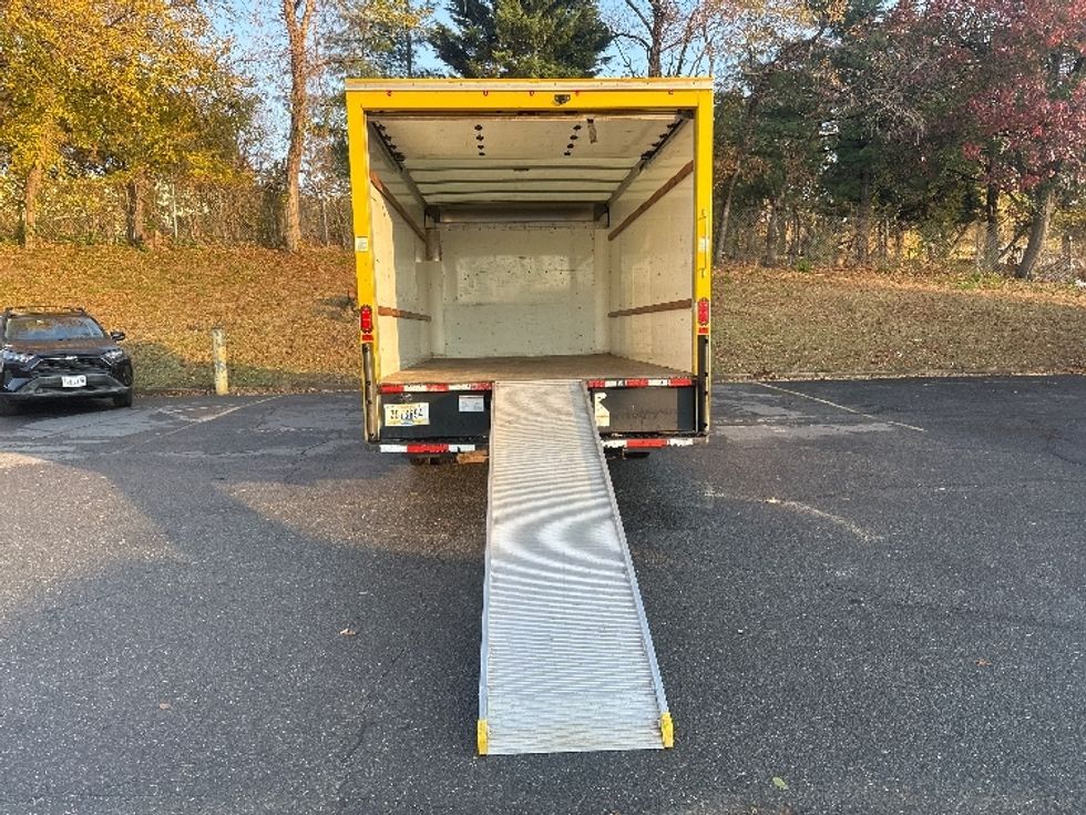 Light Duty Box Truck-Light and Medium Duty Trucks-GMC-2021-Savana G33903-Alexandria-VA-102,880\n\t\tmiles-$ 25,250 - Image 9