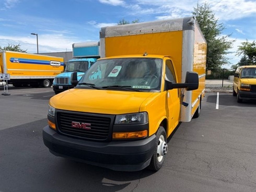Light Duty Box Truck-Light and Medium Duty Trucks-GMC-2021-Savana G33903-Alexandria-VA-102,916\n\t\tmiles-$ 26,250 - Image 1