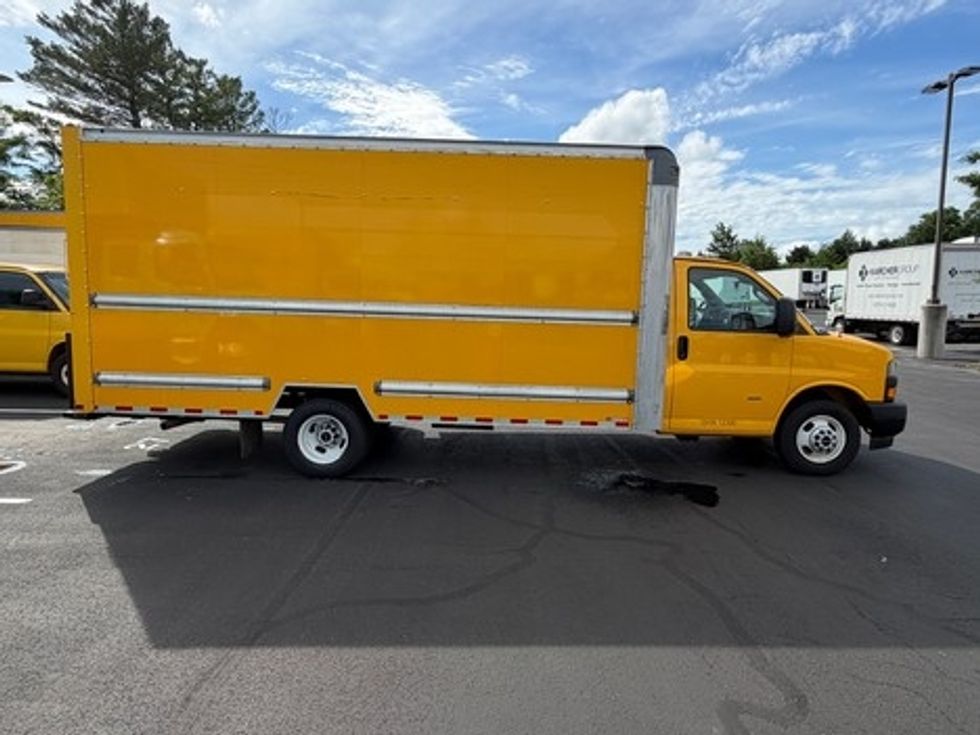 Light Duty Box Truck-Light and Medium Duty Trucks-GMC-2021-Savana G33903-Alexandria-VA-102,916\n\t\tmiles-$ 26,250 - Image 13