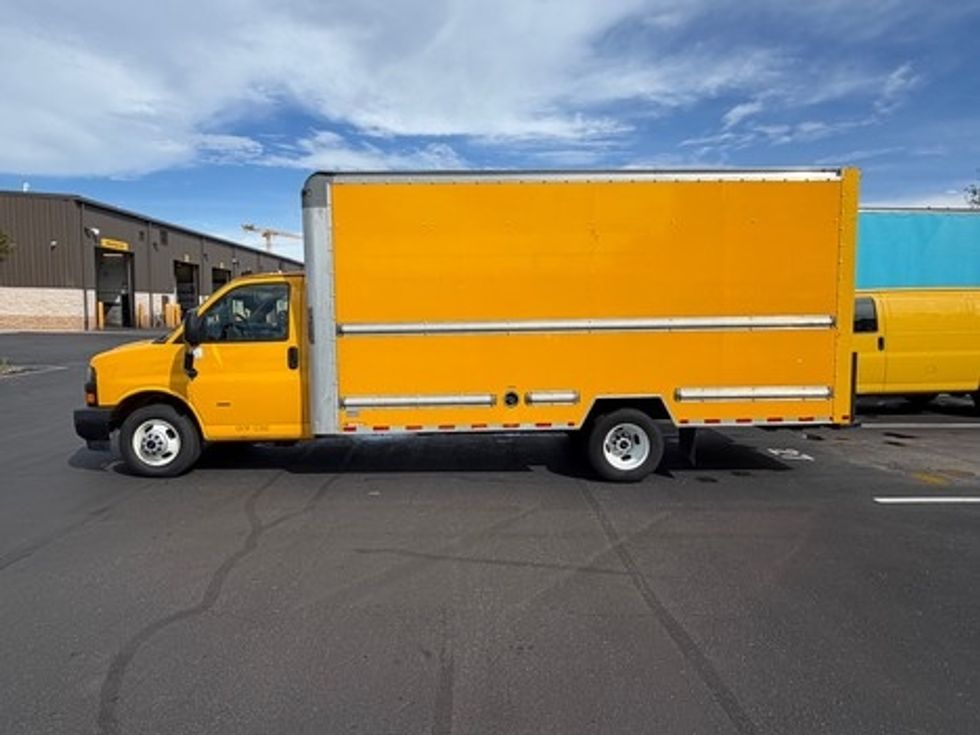 Light Duty Box Truck-Light and Medium Duty Trucks-GMC-2021-Savana G33903-Alexandria-VA-102,916\n\t\tmiles-$ 26,250 - Image 15