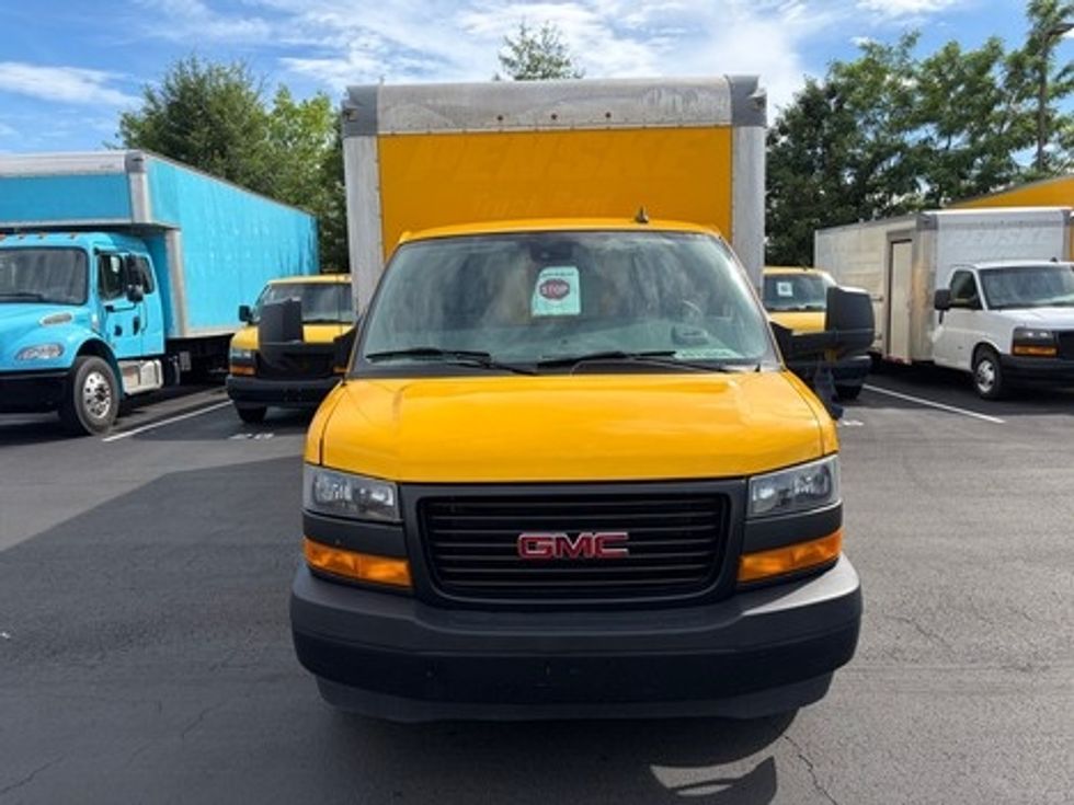 Light Duty Box Truck-Light and Medium Duty Trucks-GMC-2021-Savana G33903-Alexandria-VA-102,916\n\t\tmiles-$ 26,250 - Image 2