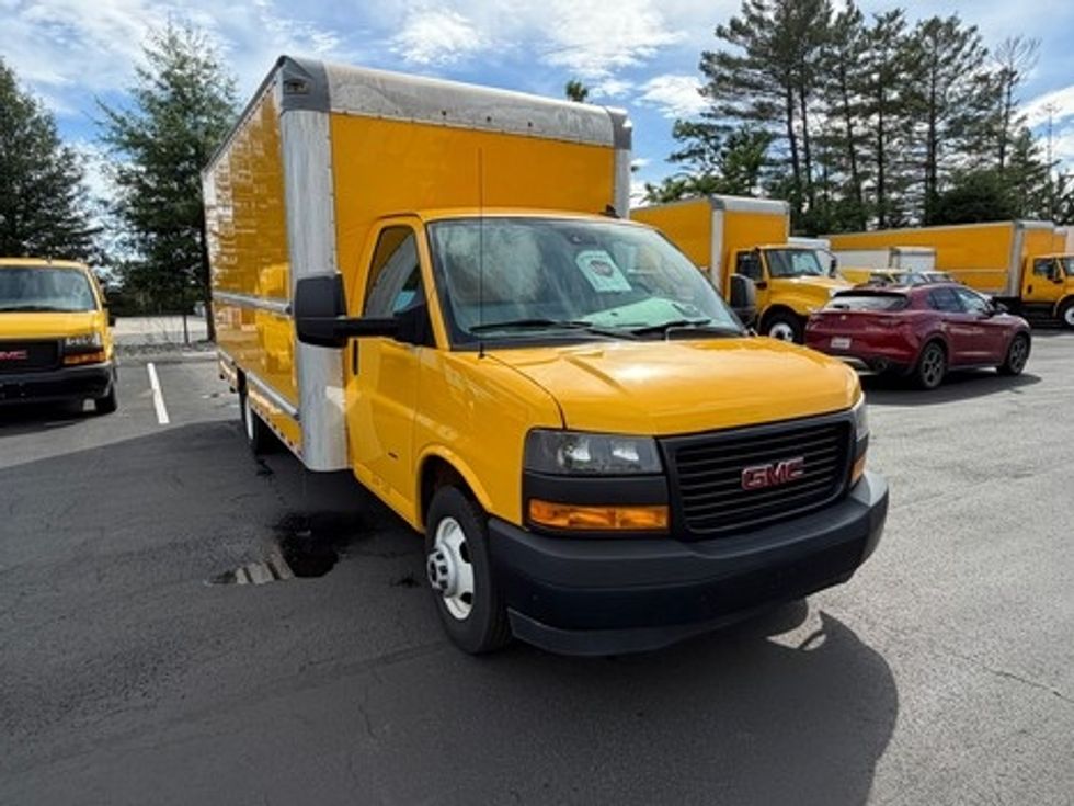 Light Duty Box Truck-Light and Medium Duty Trucks-GMC-2021-Savana G33903-Alexandria-VA-102,916\n\t\tmiles-$ 26,250 - Image 3