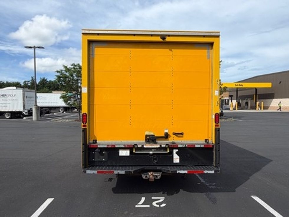Light Duty Box Truck-Light and Medium Duty Trucks-GMC-2021-Savana G33903-Alexandria-VA-102,916\n\t\tmiles-$ 26,250 - Image 4