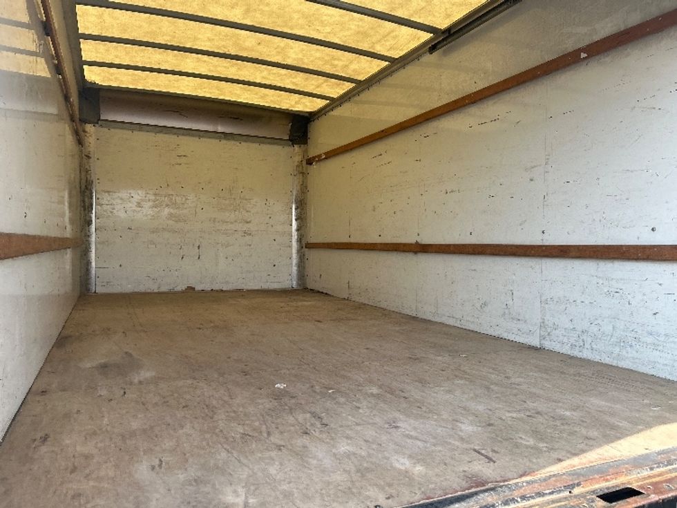 Light Duty Box Truck-Light and Medium Duty Trucks-GMC-2021-Savana G33903-Alexandria-VA-104,841\n\t\tmiles-$ 25,000 - Image 11