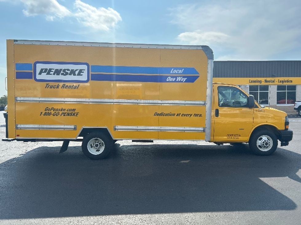 Light Duty Box Truck-Light and Medium Duty Trucks-GMC-2021-Savana G33903-Alexandria-VA-104,841\n\t\tmiles-$ 25,000 - Image 13