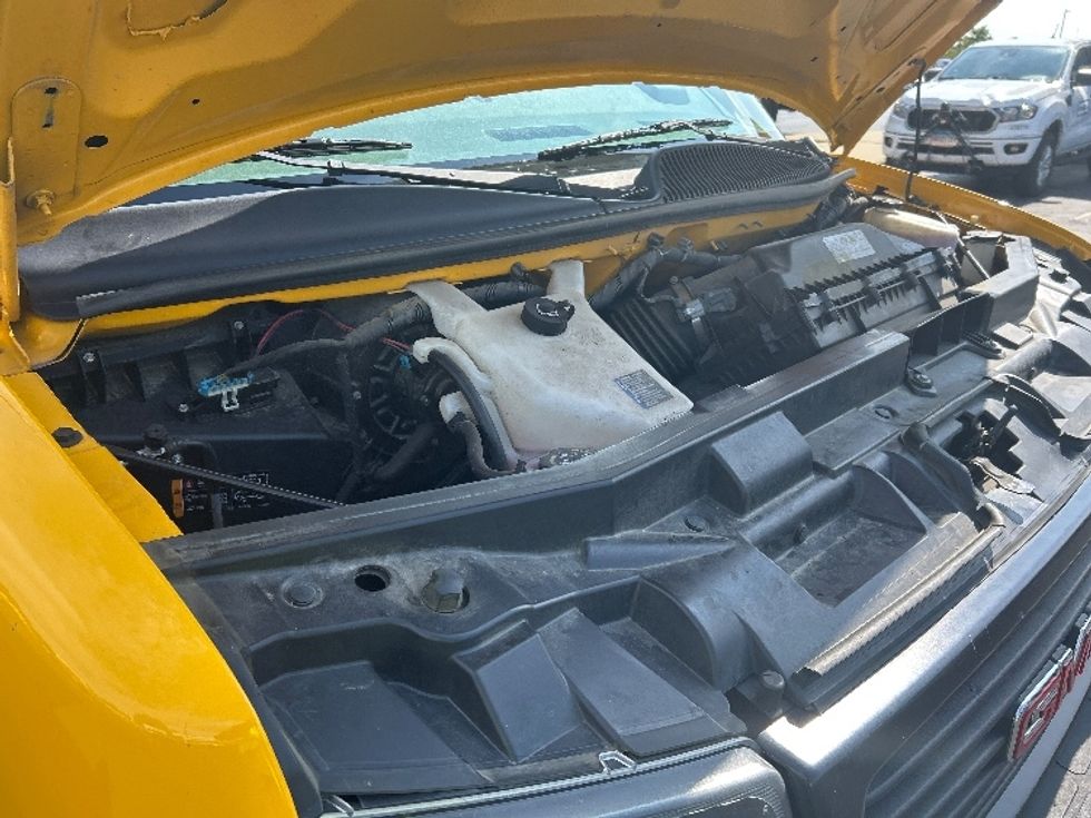 Light Duty Box Truck-Light and Medium Duty Trucks-GMC-2021-Savana G33903-Alexandria-VA-104,841\n\t\tmiles-$ 25,000 - Image 20