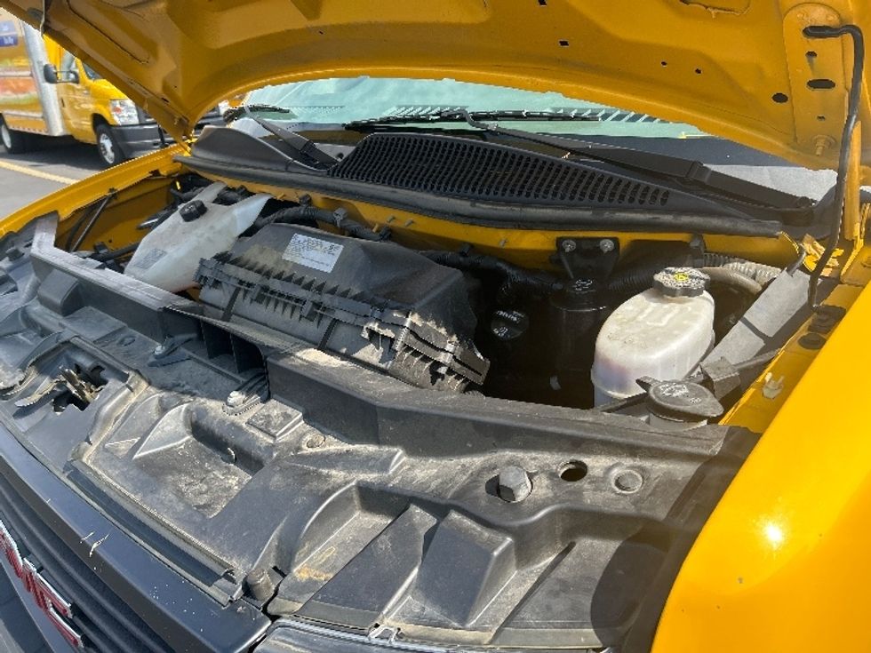 Light Duty Box Truck-Light and Medium Duty Trucks-GMC-2021-Savana G33903-Alexandria-VA-104,841\n\t\tmiles-$ 25,000 - Image 21