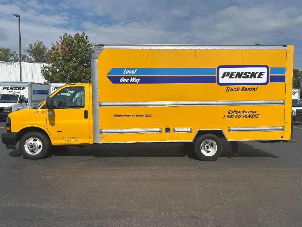 Light Duty Box Truck-Light and Medium Duty Trucks-GMC-2021-Savana G33903-Alexandria-VA-104,841\n\t\tmiles-$ 25,000 - Image 4