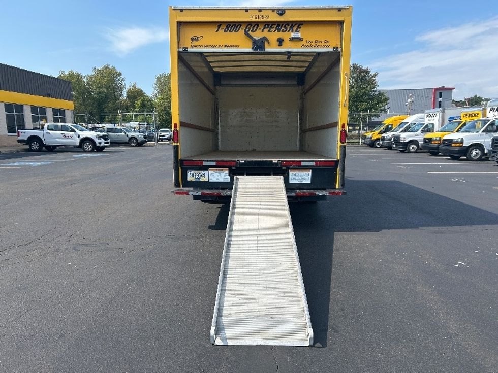 Light Duty Box Truck-Light and Medium Duty Trucks-GMC-2021-Savana G33903-Alexandria-VA-104,841\n\t\tmiles-$ 25,000 - Image 8