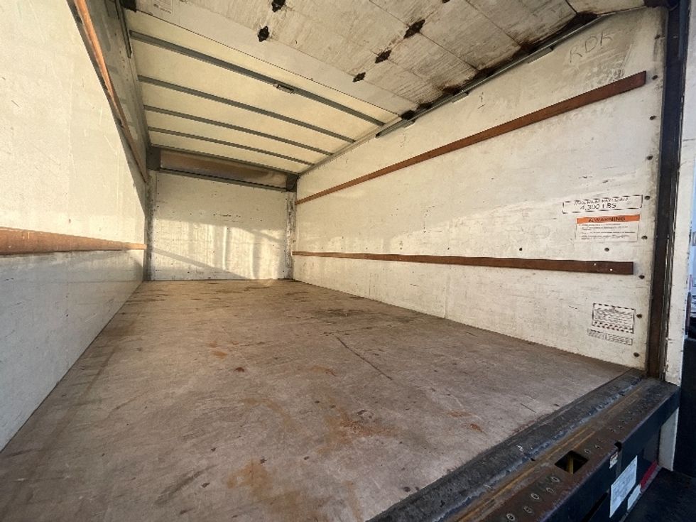 Light Duty Box Truck-Light and Medium Duty Trucks-GMC-2021-Savana G33903-Alexandria-VA-71,489\n\t\tmiles-$ 34,500 - Image 12