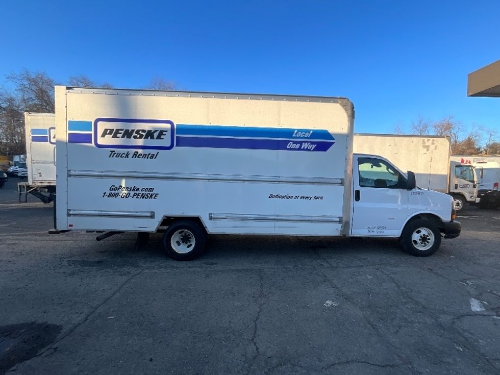Light Duty Box Truck-Light and Medium Duty Trucks-GMC-2021-Savana G33903-Alexandria-VA-71,489\n\t\tmiles-$ 34,500 - Image 15