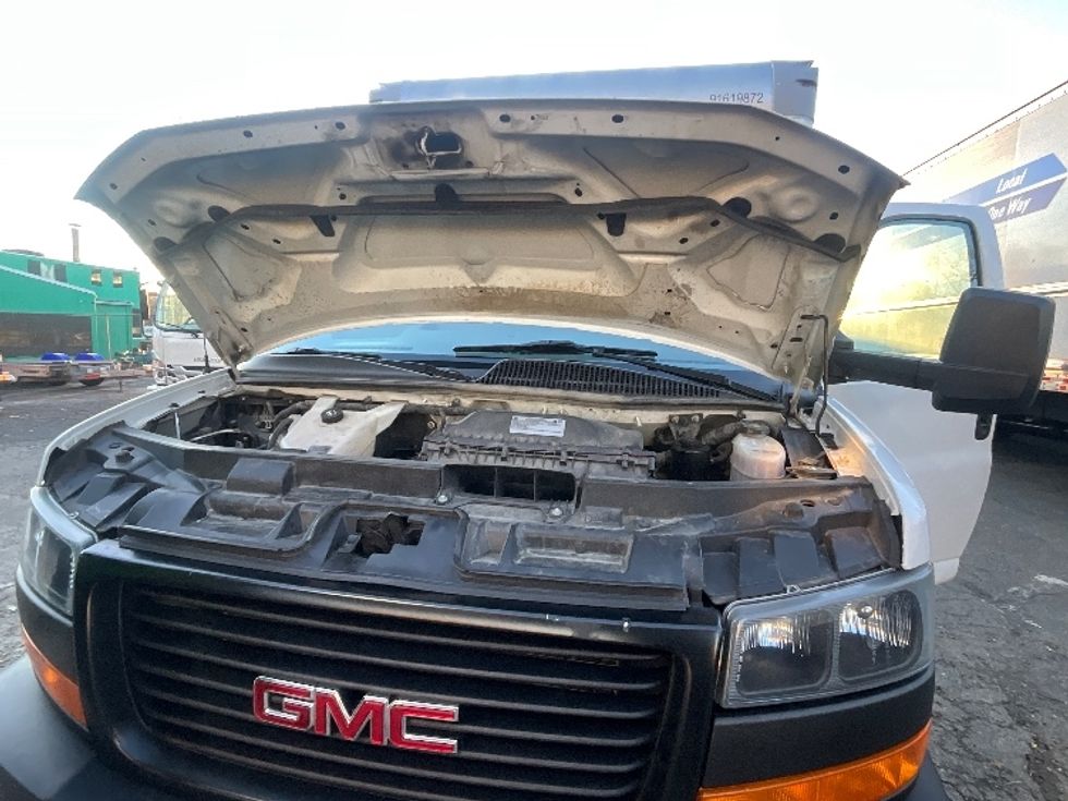 Light Duty Box Truck-Light and Medium Duty Trucks-GMC-2021-Savana G33903-Alexandria-VA-71,489\n\t\tmiles-$ 34,500 - Image 24