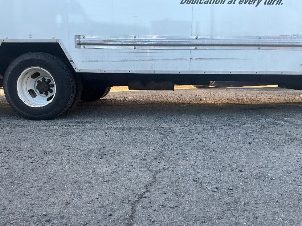 Light Duty Box Truck-Light and Medium Duty Trucks-GMC-2021-Savana G33903-Alexandria-VA-71,489\n\t\tmiles-$ 34,500 - Image 5