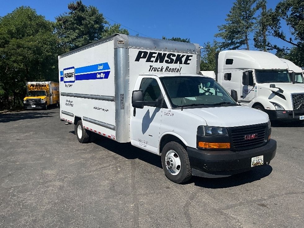 Light Duty Box Truck-Light and Medium Duty Trucks-GMC-2021-Savana G33903-Alexandria-VA-89,272\n\t\tmiles-$ 29,750 - Image 1