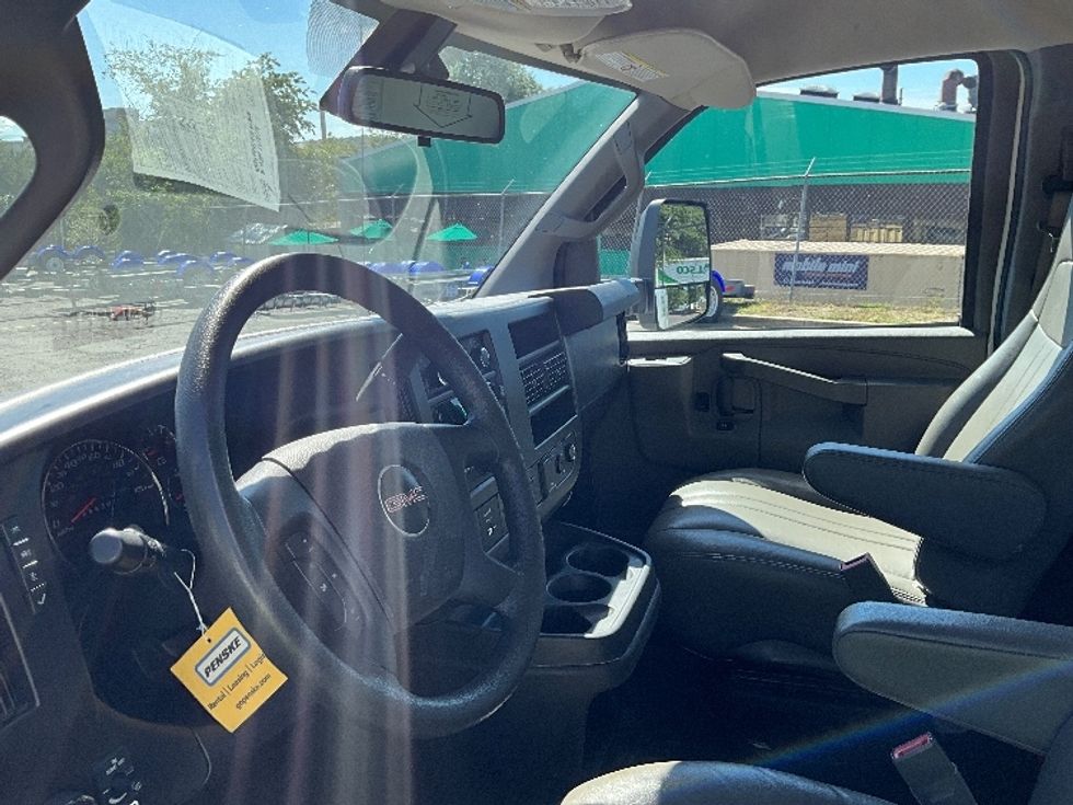 Light Duty Box Truck-Light and Medium Duty Trucks-GMC-2021-Savana G33903-Alexandria-VA-89,272\n\t\tmiles-$ 29,750 - Image 15