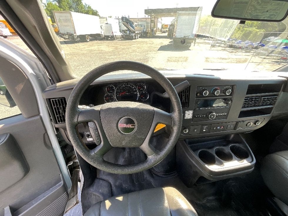 Light Duty Box Truck-Light and Medium Duty Trucks-GMC-2021-Savana G33903-Alexandria-VA-89,272\n\t\tmiles-$ 29,750 - Image 16