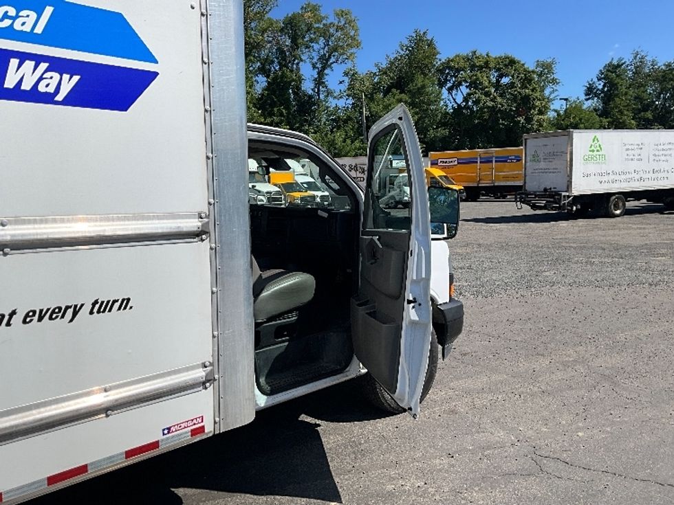 Light Duty Box Truck-Light and Medium Duty Trucks-GMC-2021-Savana G33903-Alexandria-VA-89,272\n\t\tmiles-$ 29,750 - Image 18