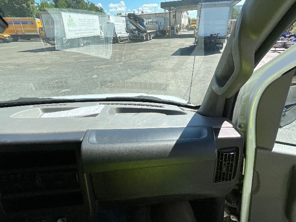 Light Duty Box Truck-Light and Medium Duty Trucks-GMC-2021-Savana G33903-Alexandria-VA-89,272\n\t\tmiles-$ 29,750 - Image 19