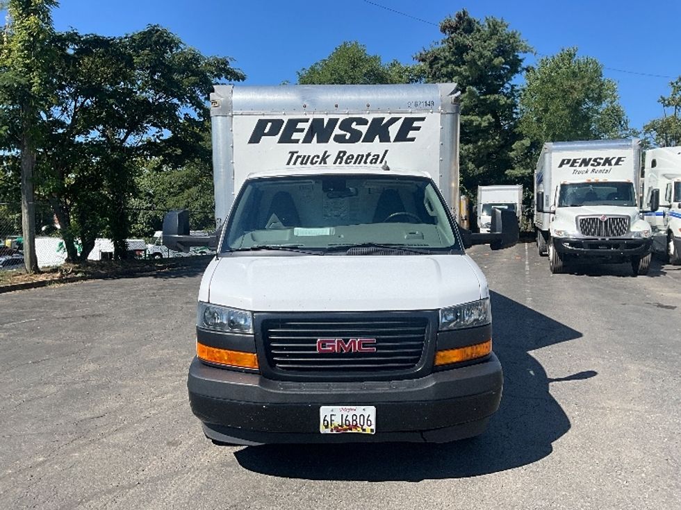 Light Duty Box Truck-Light and Medium Duty Trucks-GMC-2021-Savana G33903-Alexandria-VA-89,272\n\t\tmiles-$ 29,750 - Image 2