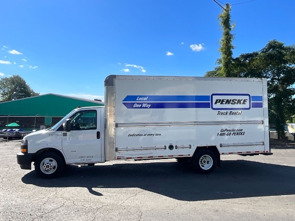 Light Duty Box Truck-Light and Medium Duty Trucks-GMC-2021-Savana G33903-Alexandria-VA-89,272\n\t\tmiles-$ 29,750 - Image 4