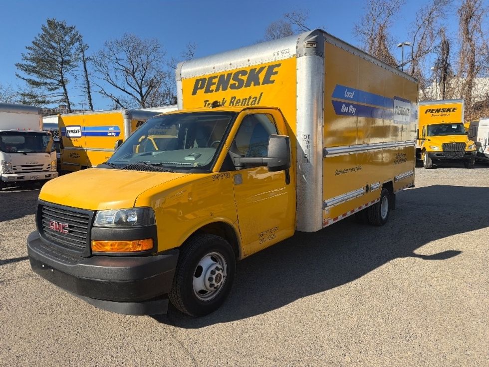 Light Duty Box Truck-Light and Medium Duty Trucks-GMC-2021-Savana G33903-Alexandria-VA-91,873\n\t\tmiles-$ 26,500 - Image 1