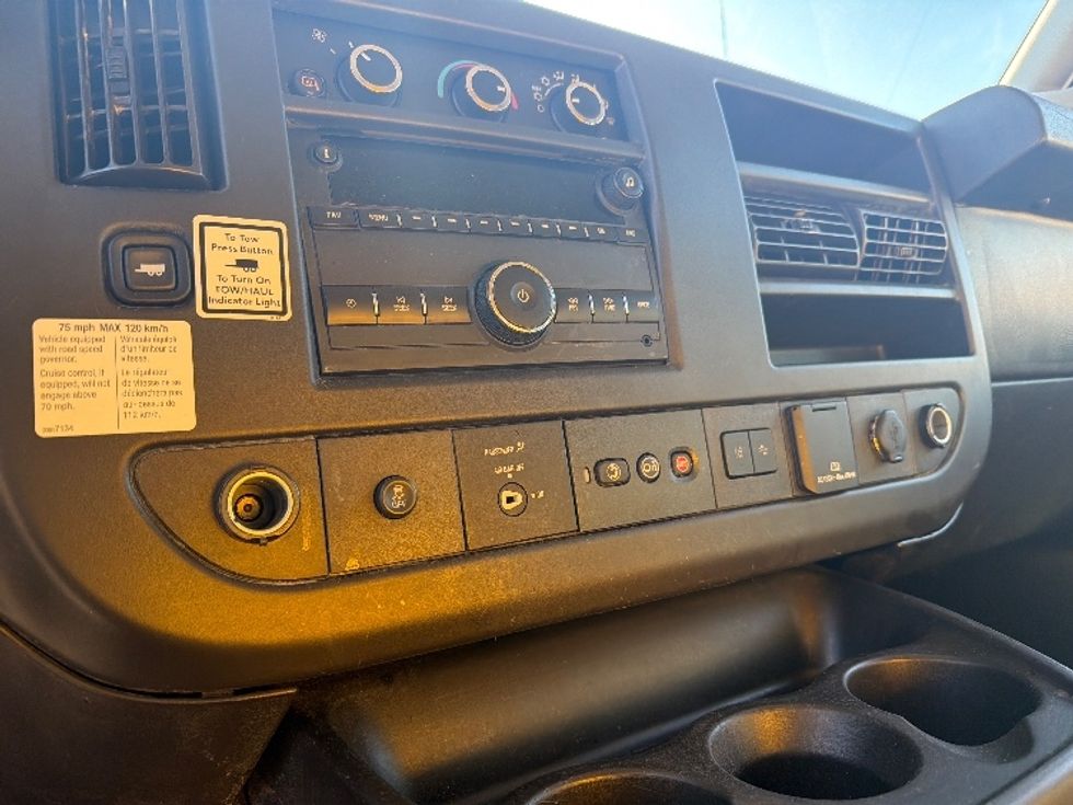 Light Duty Box Truck-Light and Medium Duty Trucks-GMC-2021-Savana G33903-Alexandria-VA-91,873\n\t\tmiles-$ 26,500 - Image 18