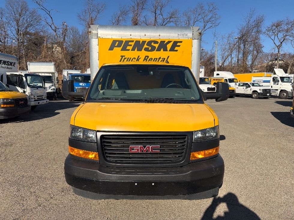 Light Duty Box Truck-Light and Medium Duty Trucks-GMC-2021-Savana G33903-Alexandria-VA-91,873\n\t\tmiles-$ 26,500 - Image 2