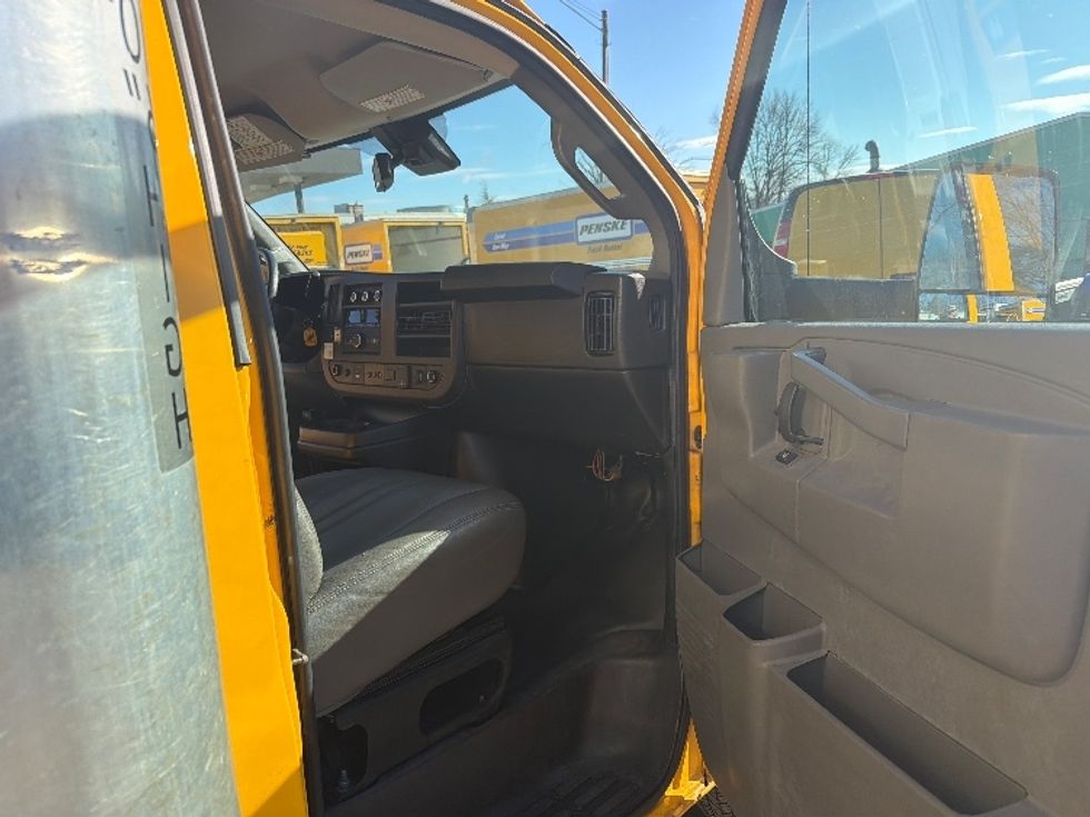 Light Duty Box Truck-Light and Medium Duty Trucks-GMC-2021-Savana G33903-Alexandria-VA-91,873\n\t\tmiles-$ 26,500 - Image 20