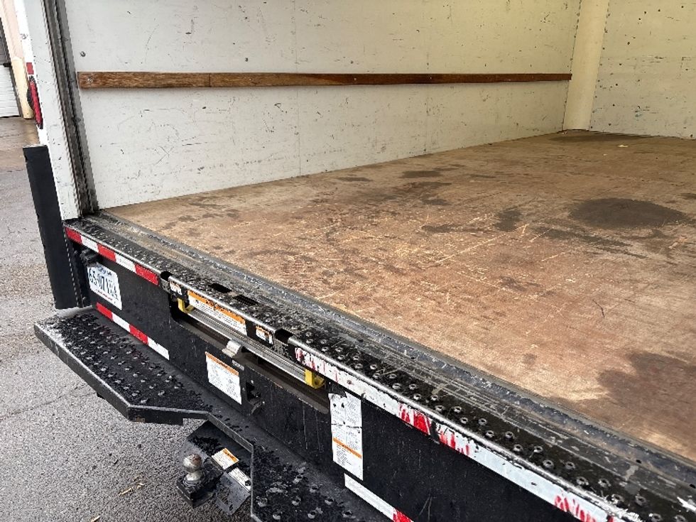 Light Duty Box Truck-Light and Medium Duty Trucks-GMC-2021-Savana G33903-Alexandria-VA-95,472\n\t\tmiles-$ 29,000 - Image 10