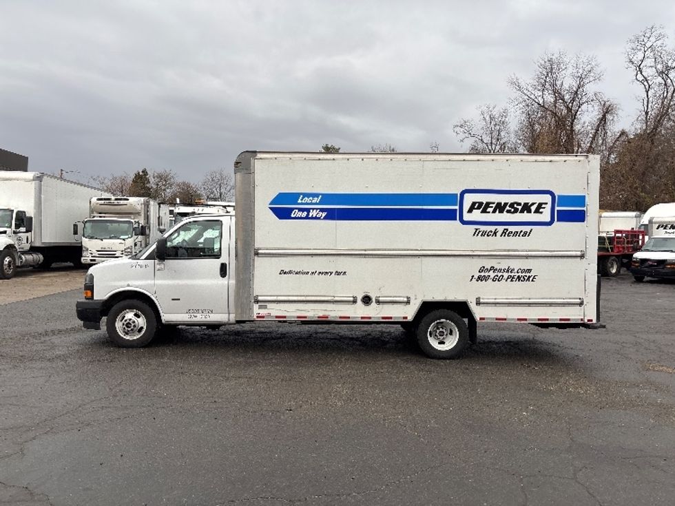 Light Duty Box Truck-Light and Medium Duty Trucks-GMC-2021-Savana G33903-Alexandria-VA-95,472\n\t\tmiles-$ 29,000 - Image 4