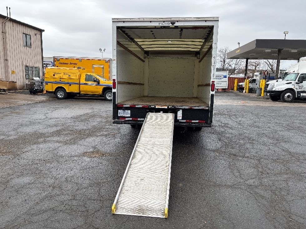 Light Duty Box Truck-Light and Medium Duty Trucks-GMC-2021-Savana G33903-Alexandria-VA-95,472\n\t\tmiles-$ 29,000 - Image 9