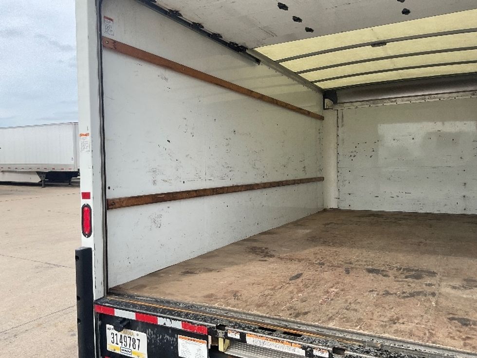 Light Duty Box Truck-Light and Medium Duty Trucks-GMC-2021-Savana G33903-Allen Park-MI-104,902\n\t\tmiles-$ 27,250 - Image 10