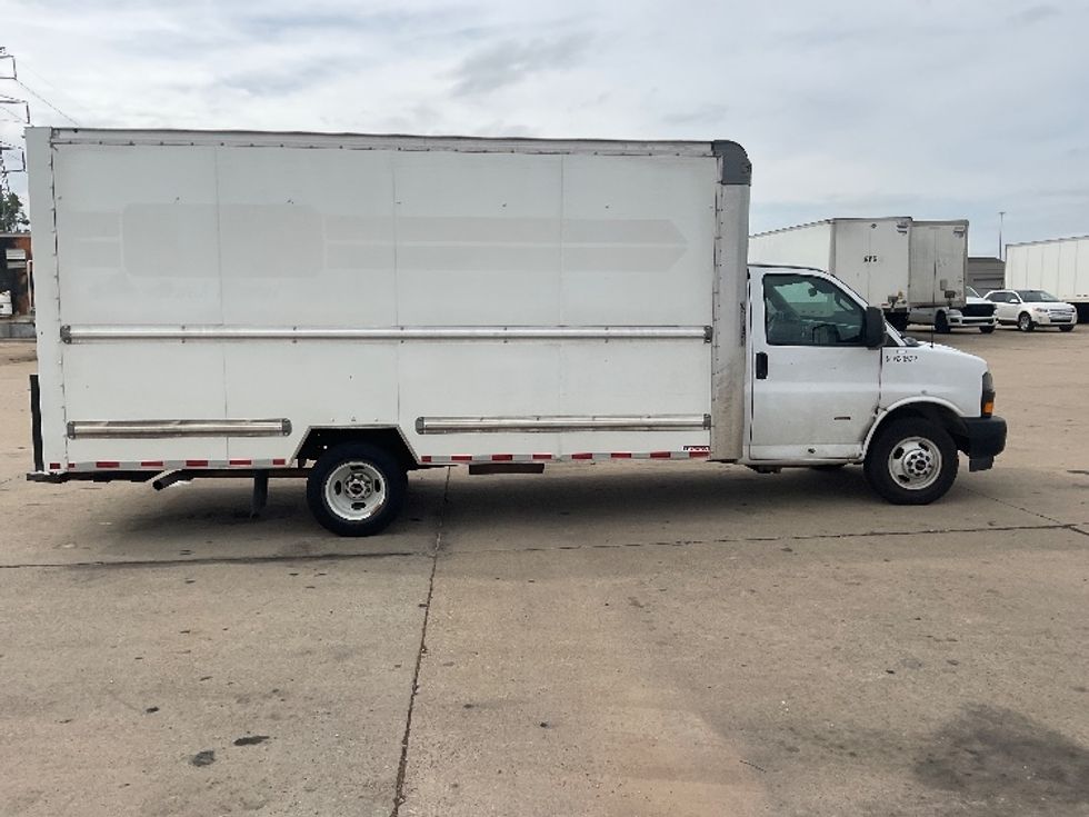 Light Duty Box Truck-Light and Medium Duty Trucks-GMC-2021-Savana G33903-Allen Park-MI-104,902\n\t\tmiles-$ 27,250 - Image 13