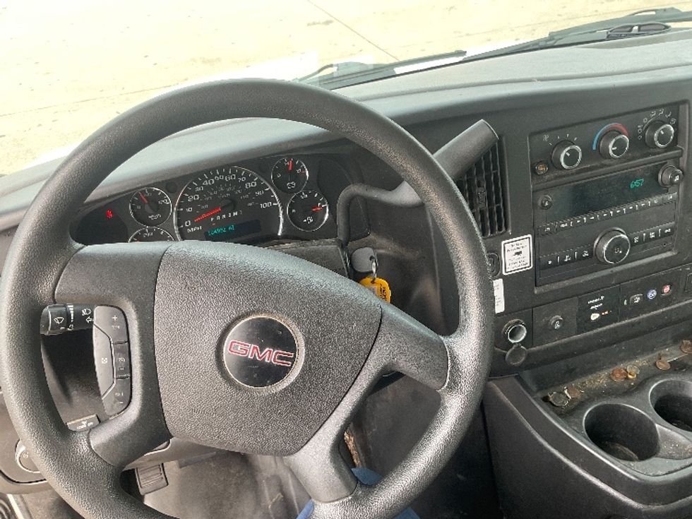 Light Duty Box Truck-Light and Medium Duty Trucks-GMC-2021-Savana G33903-Allen Park-MI-104,902\n\t\tmiles-$ 27,250 - Image 16
