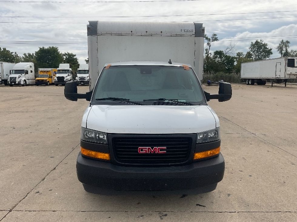 Light Duty Box Truck-Light and Medium Duty Trucks-GMC-2021-Savana G33903-Allen Park-MI-104,902\n\t\tmiles-$ 27,250 - Image 2