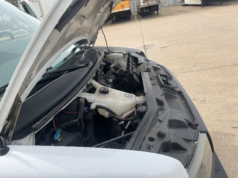 Light Duty Box Truck-Light and Medium Duty Trucks-GMC-2021-Savana G33903-Allen Park-MI-104,902\n\t\tmiles-$ 27,250 - Image 21