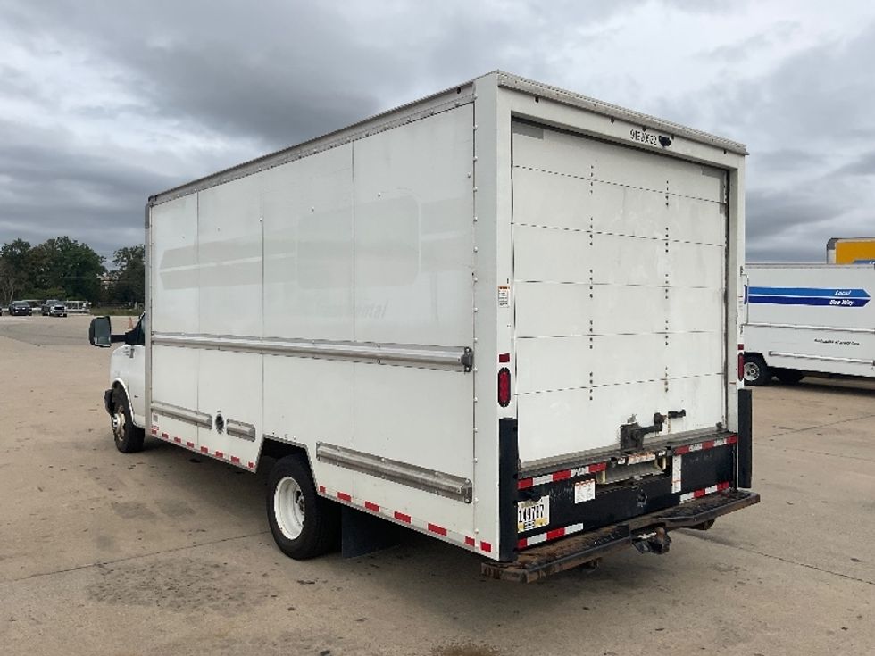 Light Duty Box Truck-Light and Medium Duty Trucks-GMC-2021-Savana G33903-Allen Park-MI-104,902\n\t\tmiles-$ 27,250 - Image 5