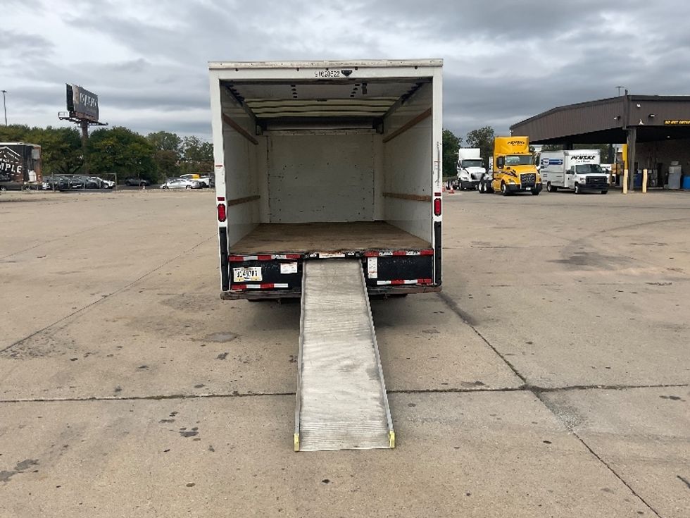 Light Duty Box Truck-Light and Medium Duty Trucks-GMC-2021-Savana G33903-Allen Park-MI-104,902\n\t\tmiles-$ 27,250 - Image 8