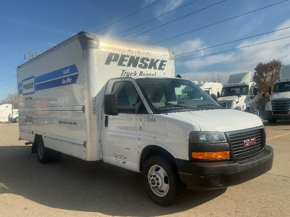 Light Duty Box Truck-Light and Medium Duty Trucks-GMC-2021-Savana G33903-Allen Park-MI-122,745\n\t\tmiles-$ 27,250 - Image 1
