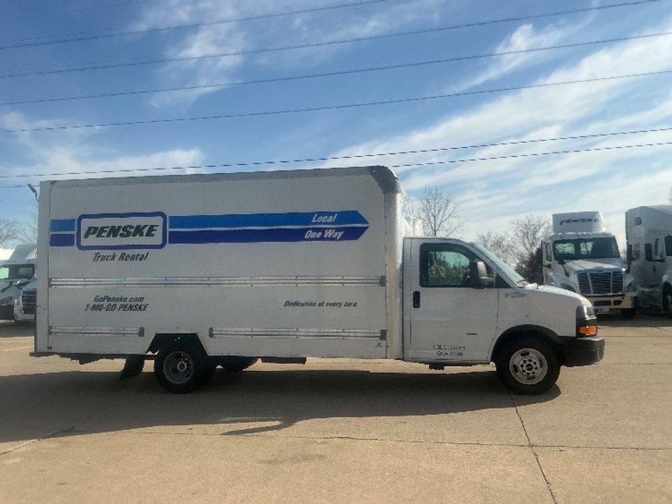 Light Duty Box Truck-Light and Medium Duty Trucks-GMC-2021-Savana G33903-Allen Park-MI-122,745\n\t\tmiles-$ 27,250 - Image 14